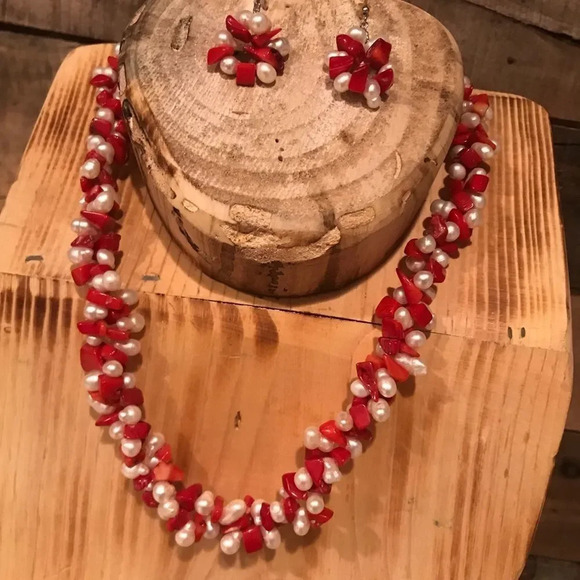 Fresh water pearl and coral necklace set - Picture 2 of 2
